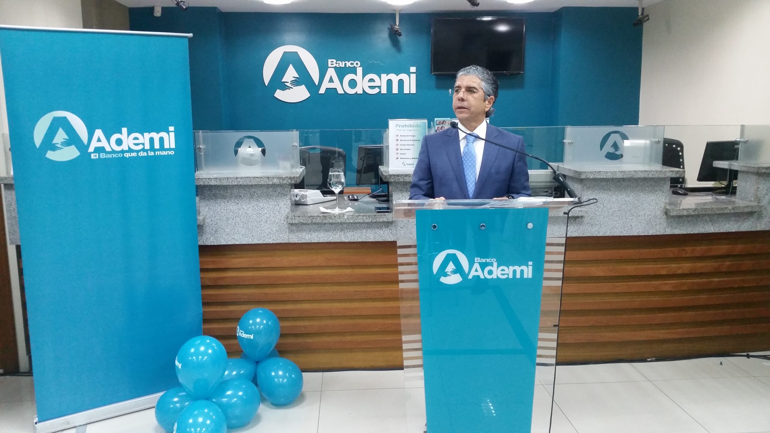 Banco Ademi supera expectativas