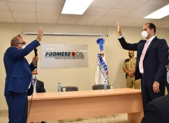 Ministro de Salud juramenta nuevo director Promese/Cal