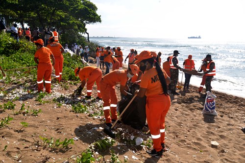 MOPC participan en jornada de limpieza de playas