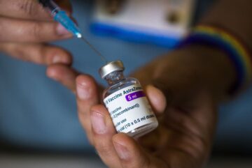 Reino Unido tiene vacunas contra el coronavirus "suficientes"