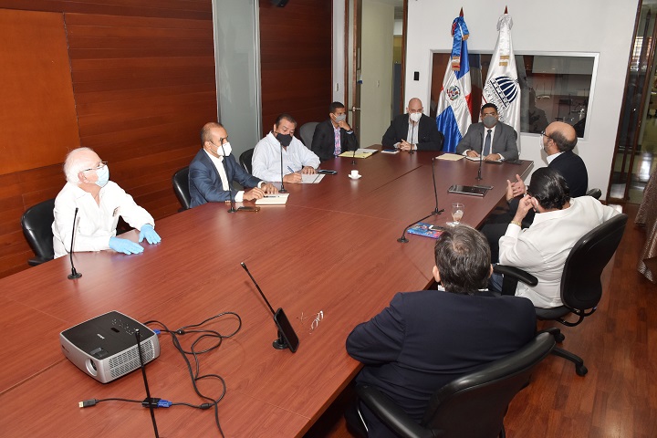 Ministerio de Economía y arroceros socializan los desafíos presentes y futuros de la economía del cereal