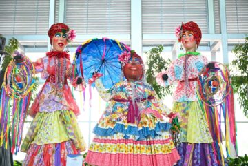 Santo Domingo.- Las tradiciones, alegría y creatividad, que acompañados de un variado colorido traen nuestras fiestas carnavalescas cada mes de febrero
