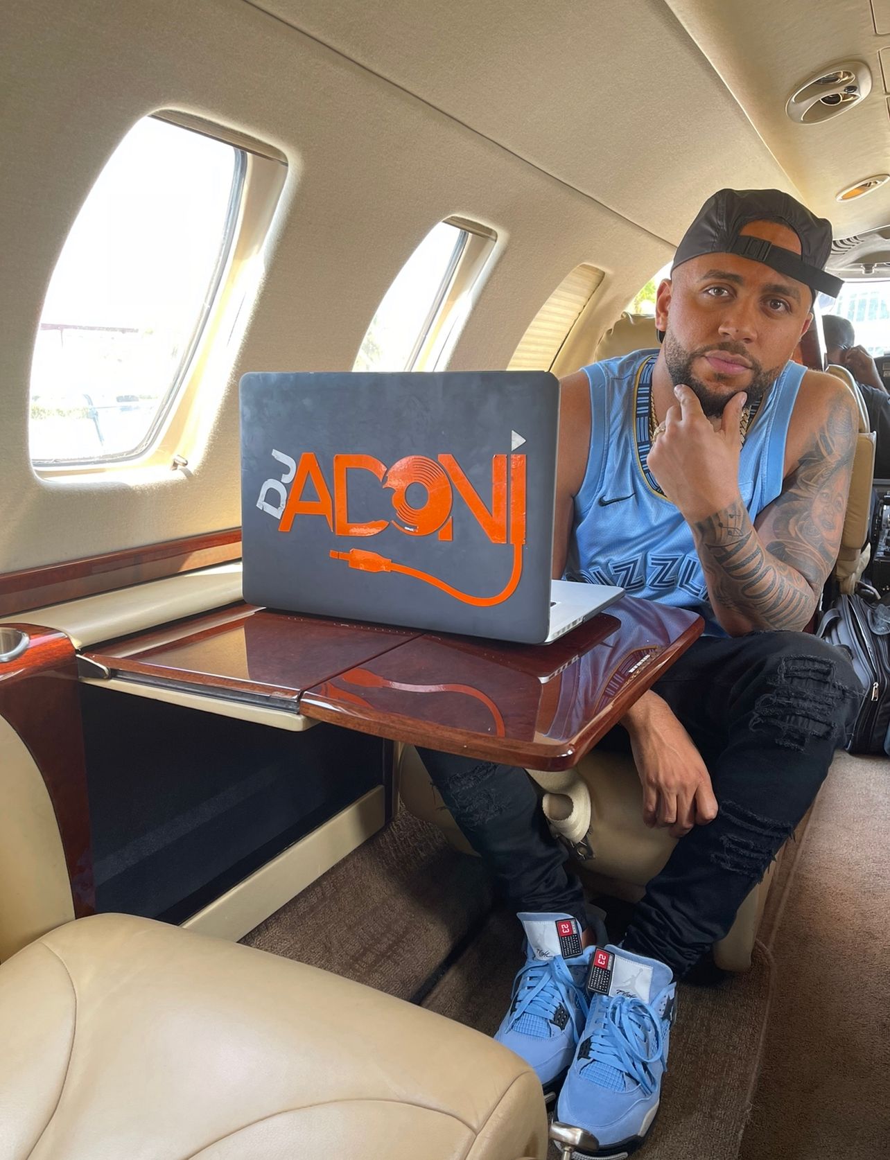 DJ Adoni llega en Jet privado a RD para 4 exclusivas presentaciones