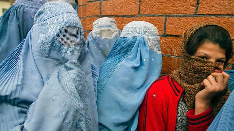 La ONU debe defender a la mujer en Afganistán porque corre peligro