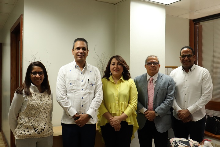 Emelyn Baldera visita Rector ITLA Omar Méndez Lluberes