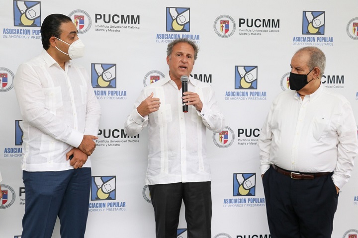 APAP y PUCMM se unen a favor de la sostenibilidad ambiental