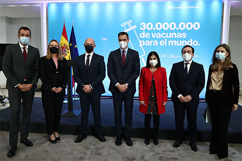 España cumple su compromiso de donar 30 millones