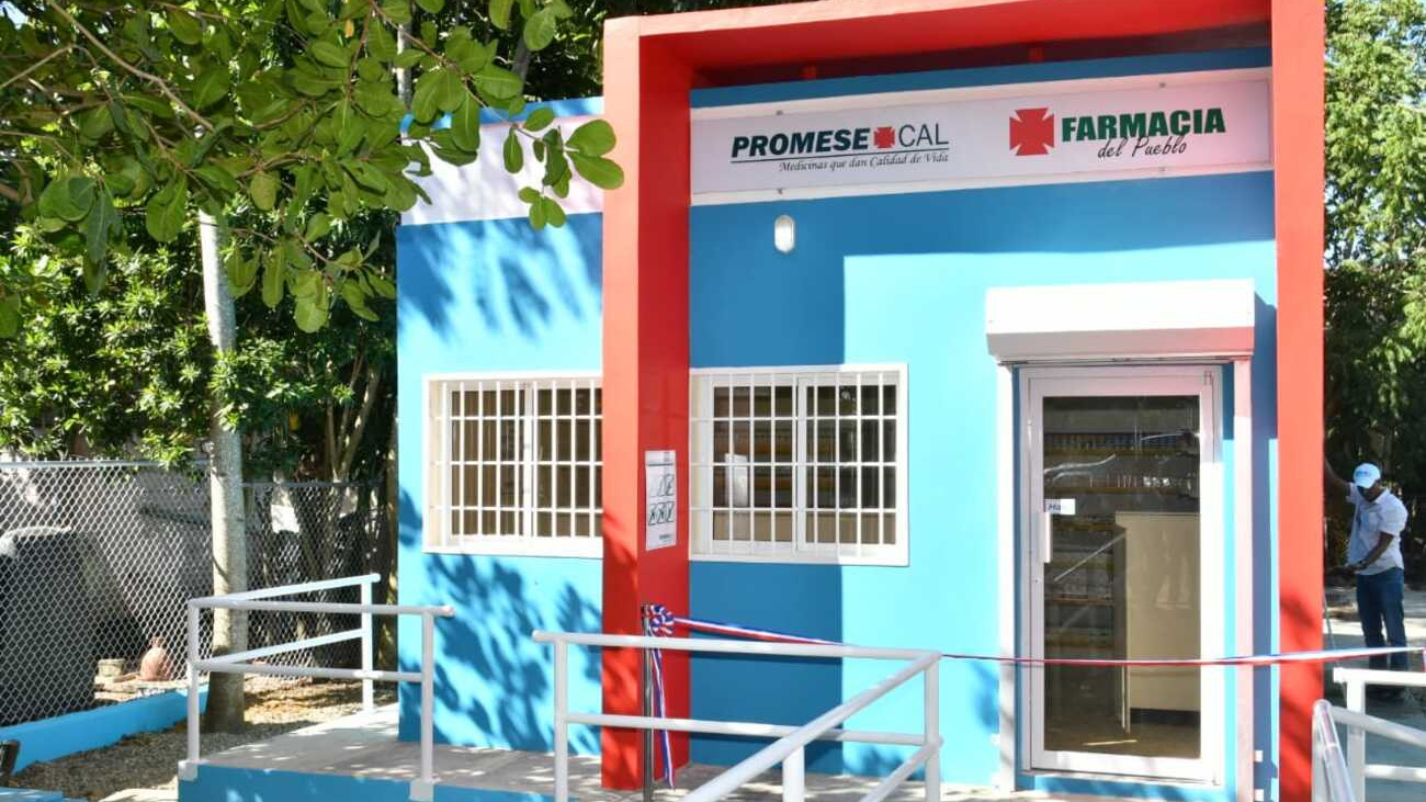 Gobierno inaugura dos Farmacias del Pueblo en Espaillat