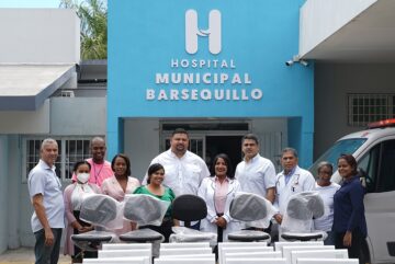 Fundación Refidomsa dona equipo de laboratorio a hospital de Barsequillo