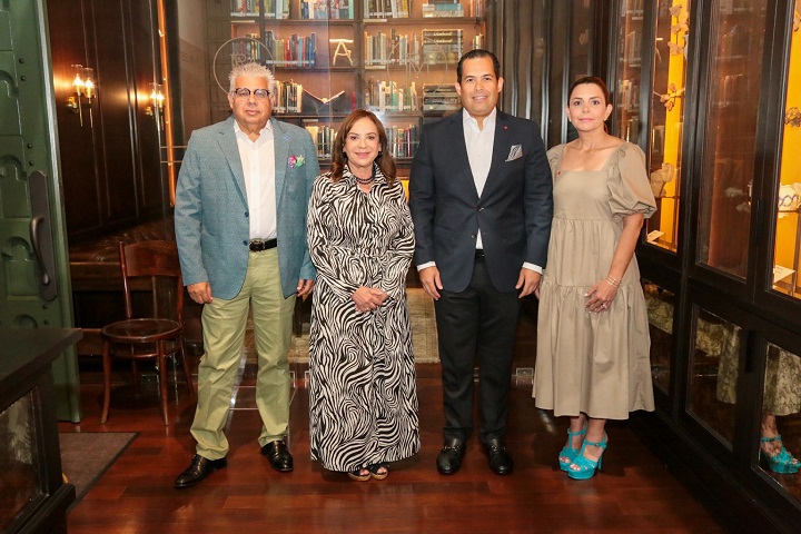 Cuerpo Consular realiza visita guiada “El universo pictórico de José Gausachs y Clara Ledesma”