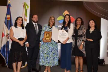 Grupo CTO premia excelencia de médicos de la República Dominicana
