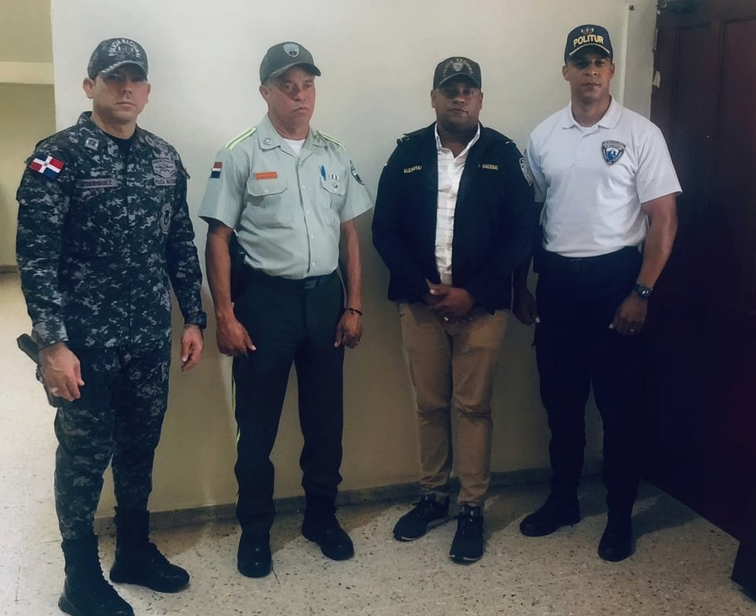 Organismos de seguridad de Jarabacoa se reúnen y tratan la logística del Súper Mega Ultra Merengazo