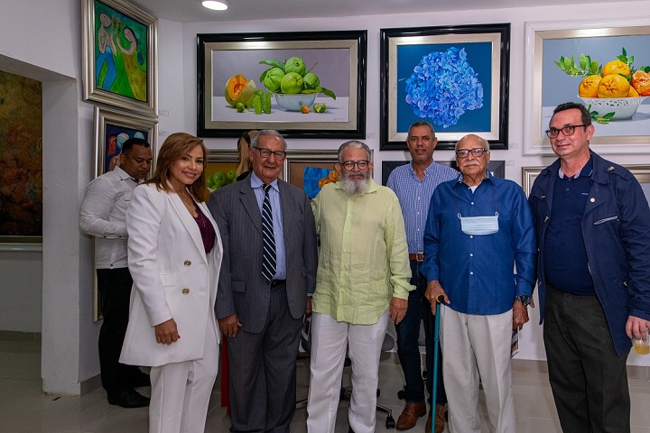 Galería La Llave del Arte con exposición obras clásicas y contemporáneas de arte dominicano