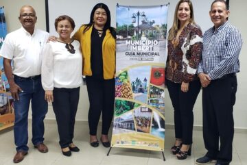 Ponen en circulación actualización de las guías municipales de turismo comunitario de Puerto Plata