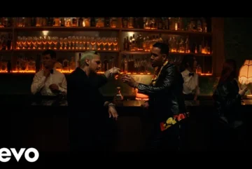Romeo Santos, Christian Nodal - Me Extraño (Official Video)