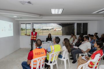 Forman a empleados en responsabilidad social corporativa Cerca del 70% de los colaboradores, entre personal fijo y personal de tráfico subcontratado de la compañía de RED Air, recibieron formación para involucrarse en materia de responsabilidad social corporativa.