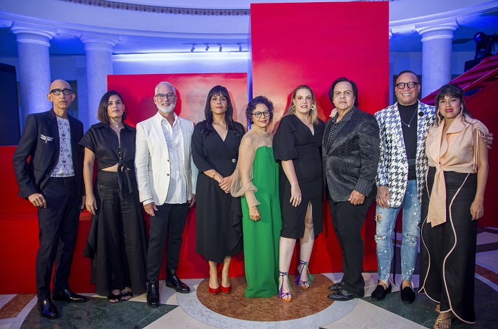 Jumbo celebra 20 años de apoyo a la moda dominicana, uniendo a 6 destacados diseñadores en la colección Retrospectiva 2022