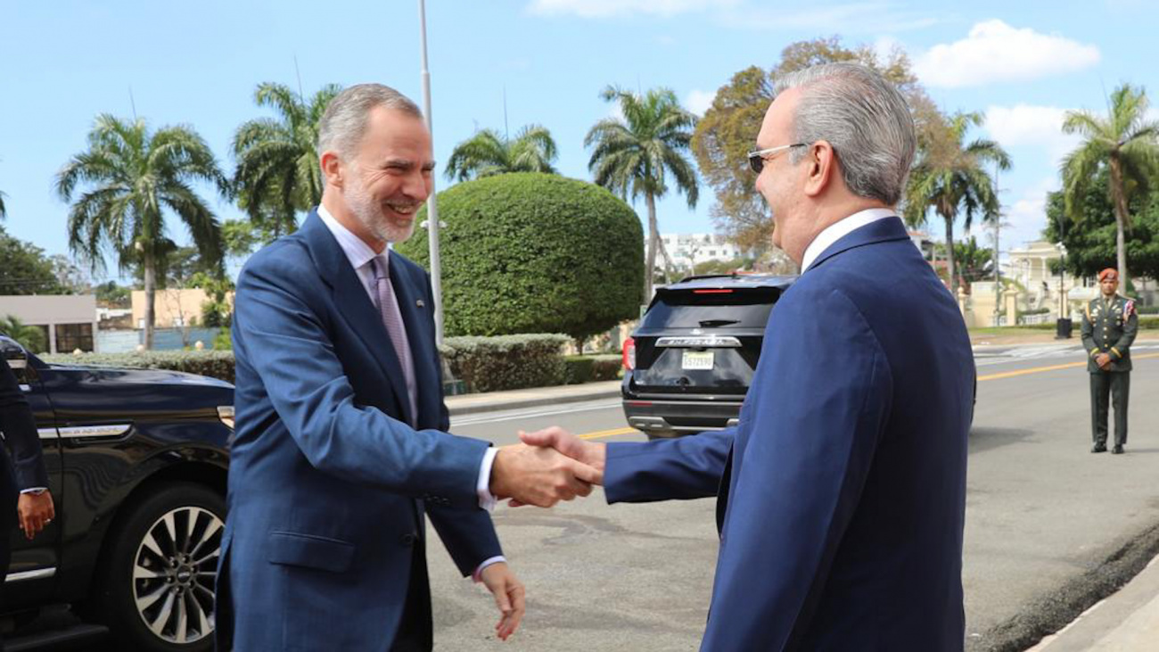 Presidente Abinader recibe visita de cortesía del rey de España, Felipe VI, en el Palacio Nacional