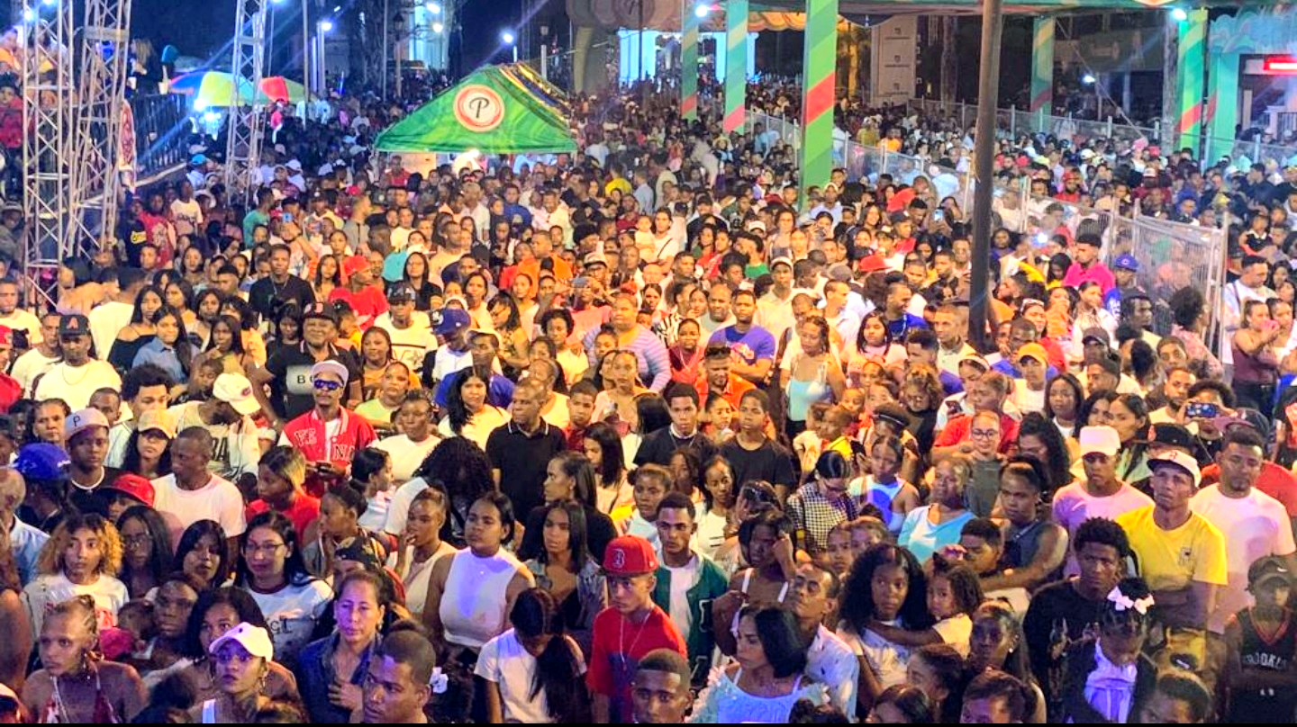 Más de 300 mil personas en 25 conciertos del 20 aniversario de TURICARNAVAL