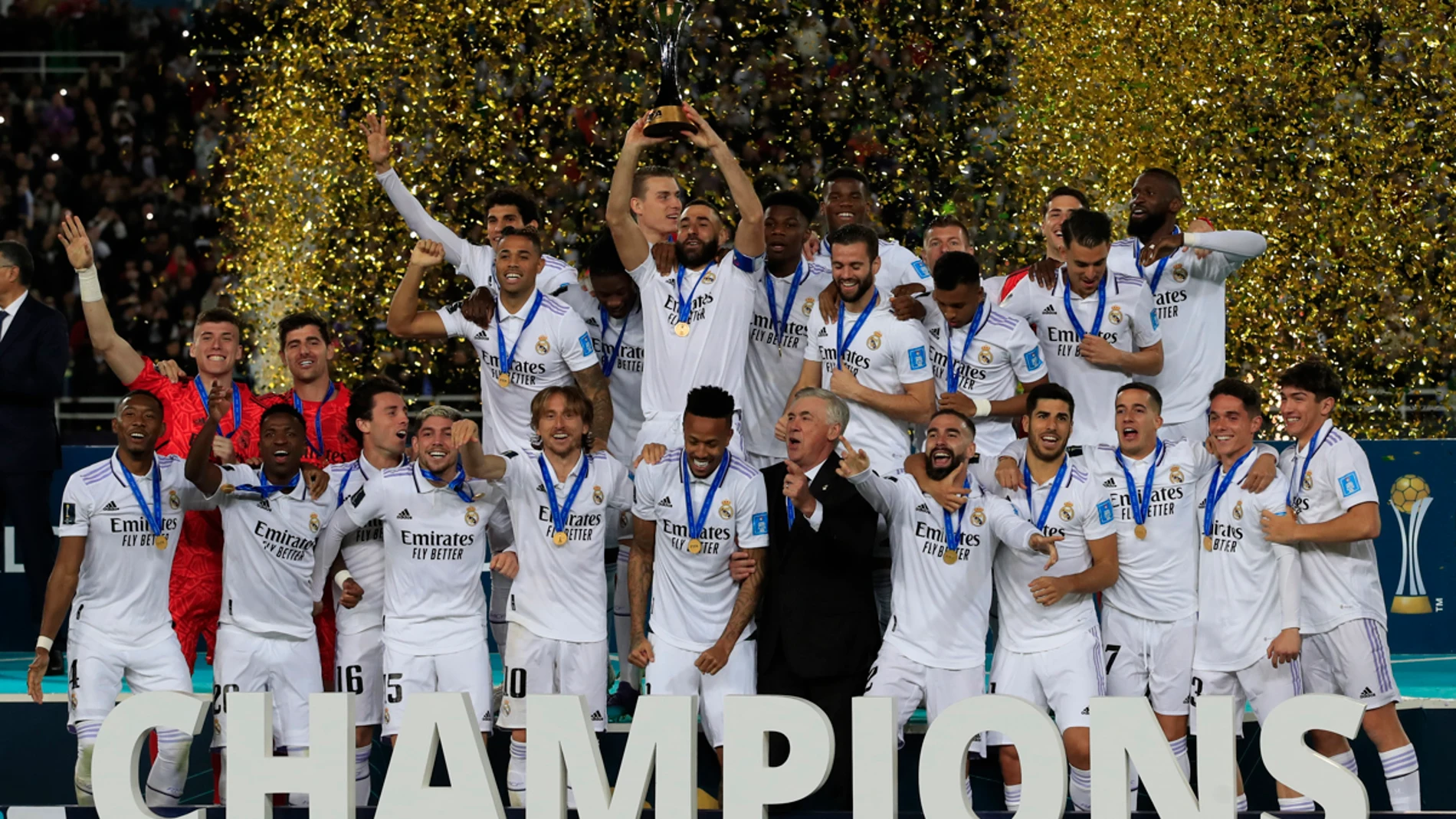 Real Madrid es un equipo de fútbol español con sede en la ciudad de Madrid. Fundado en 1902