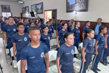 Equipo de adolescentes asume servir a su comunidad desde el Cuerpo de Bomberos