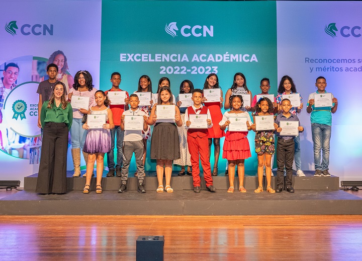 Centro Cuesta Nacional reconoce la excelencia académica de los hijos e hijas de sus colaboradores
