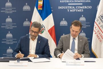 Casa Brugal firma acuerdo con el MICM para fortalecer las capacidades del país