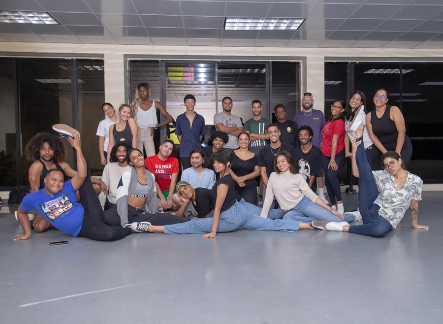 Organización artística estadounidense Hand2Mouth imparte programa de teatro y danza inclusivo en la República Dominicana