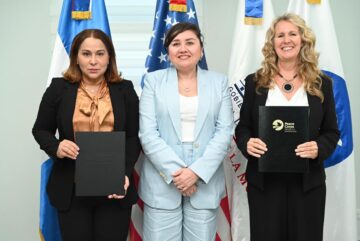Ministerio de la Mujer y Cuerpo de Paz República Dominicana renuevan su Carta de Entendimiento