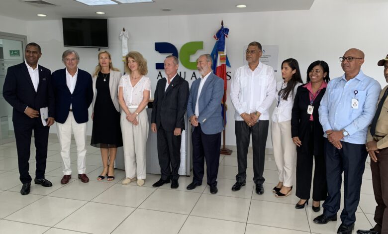 Embajadores Unión Europea visitan aduanas Puerto Plata