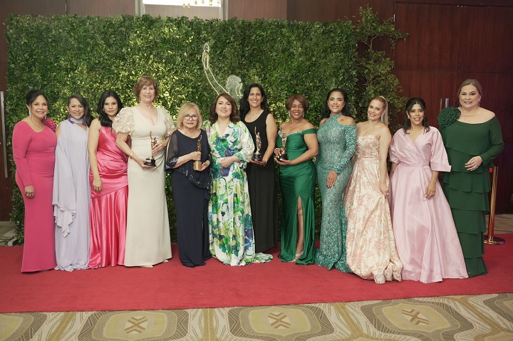 Gala del Premio Mujeres que Inspiran reconoce aportes y diversidad de cinco grandes profesionales