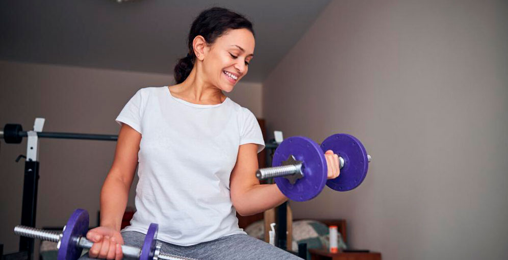 Cómo fortalecer los huesos y reducir el riesgo de osteoporosis en la perimenopausia y menopausia