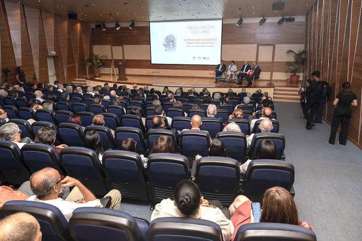 Presentan libro dedicado al museógrafo Pedro José Vega