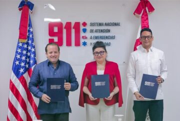 La Embajada de los Estados Unidos y el Ministerio de la Presidencia firman carta de proyecto de US$12 millones para mejorar el sistema de videovigilancia del 911