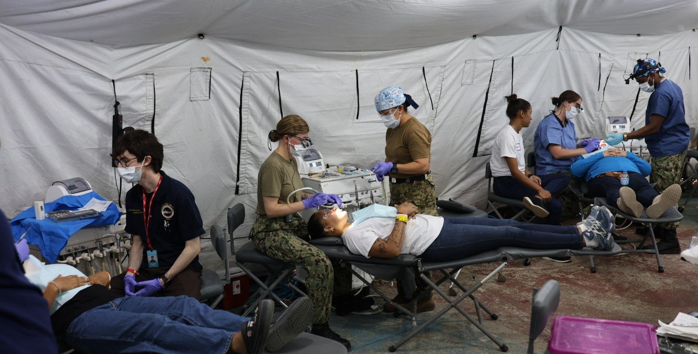 Culmina en Puerto Plata la misión “Promesa Continua 2025” del buque hospital USNS Comfort