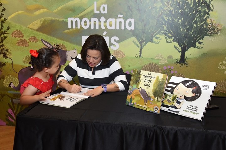 “La montaña más alta” nuevo libro infantil sobre El Pico Duarte por Anya Damirón
