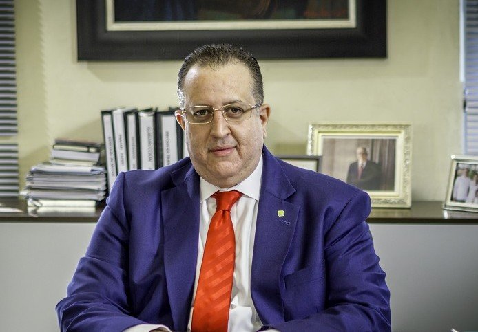 ¿Quién es Magín J. Díaz?