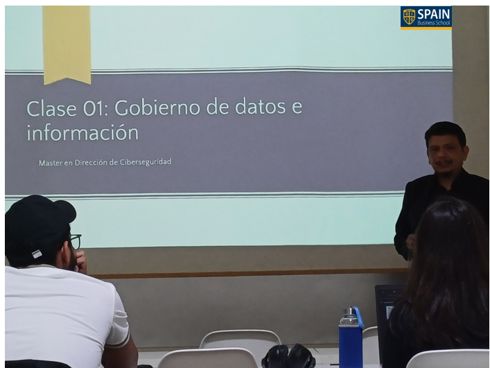 La ciberseguridad no es un favor, es una responsabilidad", alerta Gustavo Vallejo, experto en protección digital