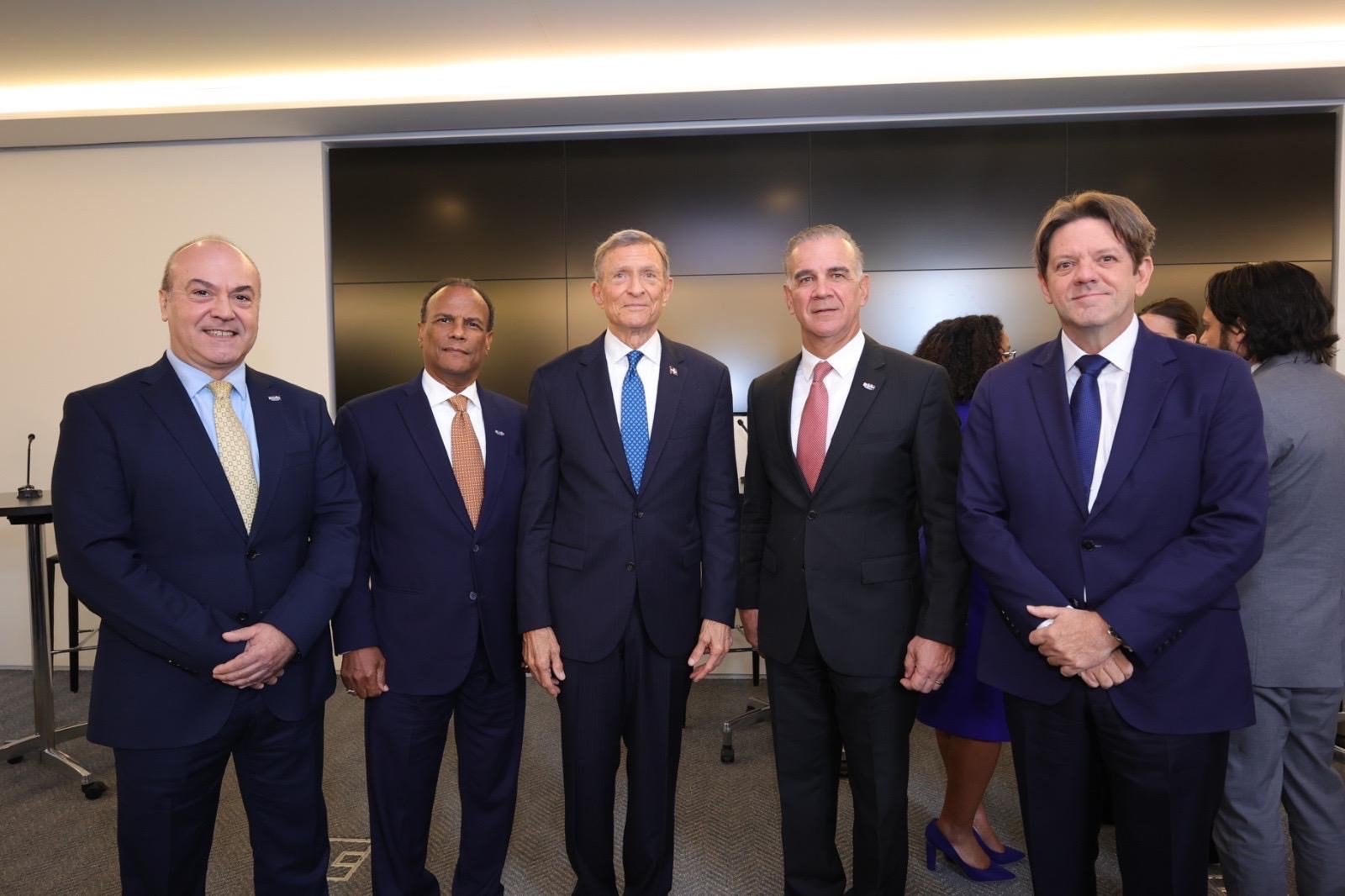 Dr. Román Medina Diplán participa en la 33.ª Semana Dominicana en Estados Unidos