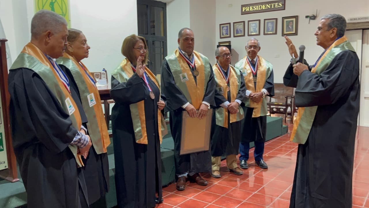 Laura Rathe Peralta ingresa a la Academia de Ciencias con un firme llamado a colocar la naturaleza en el centro de las decisiones nacionales